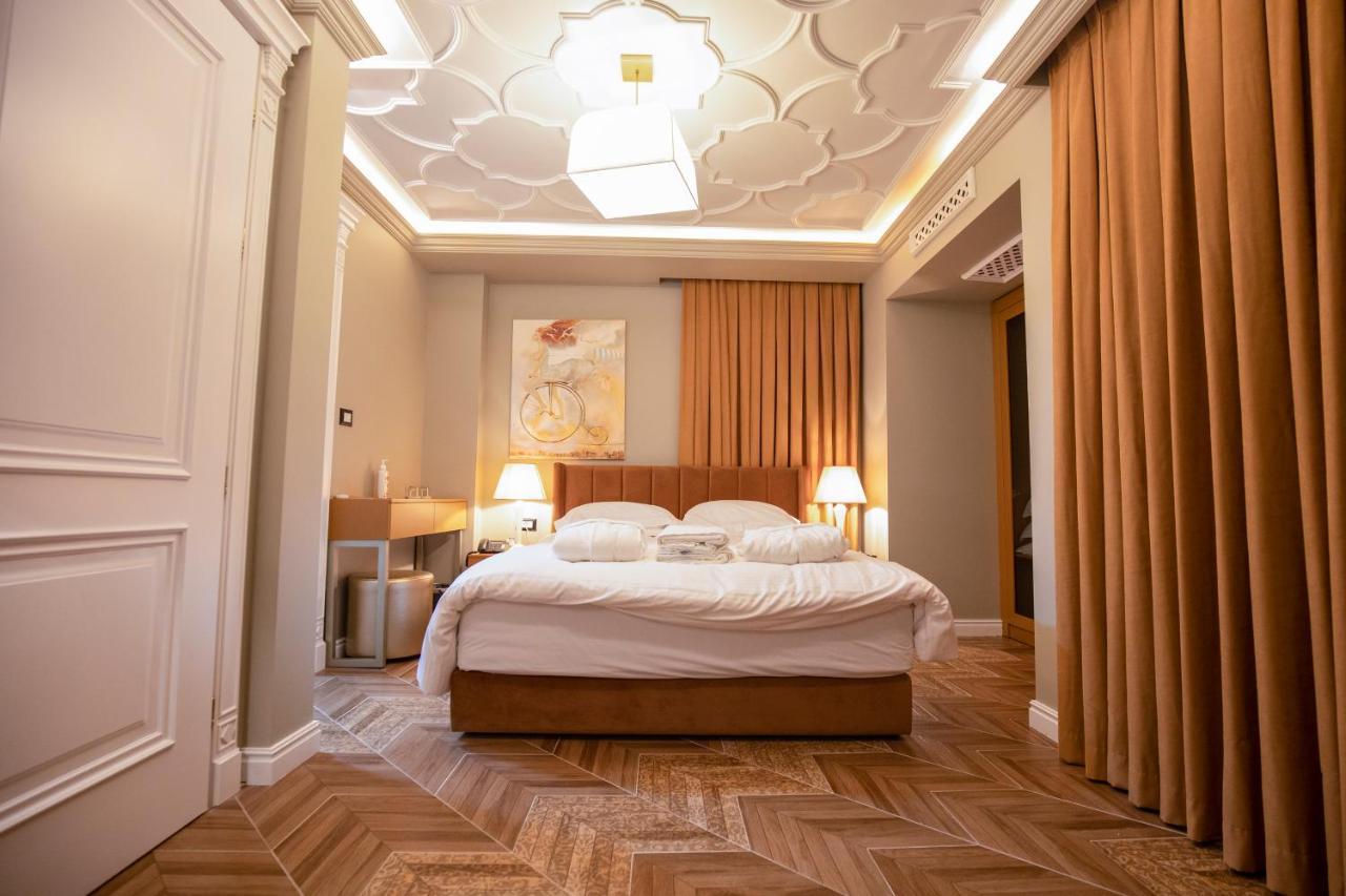 Vila Ekrem Korce Luaran gambar