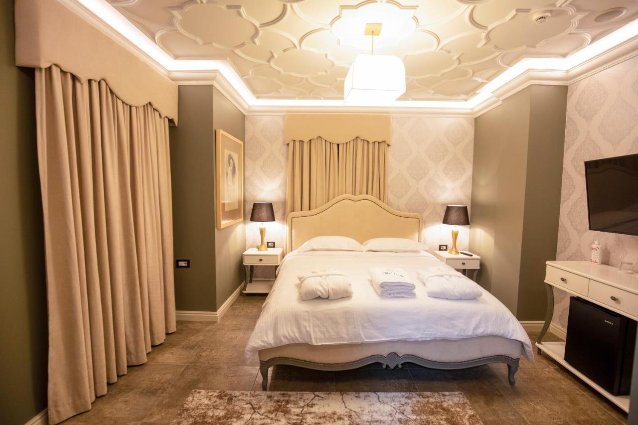 Vila Ekrem Korce Luaran gambar